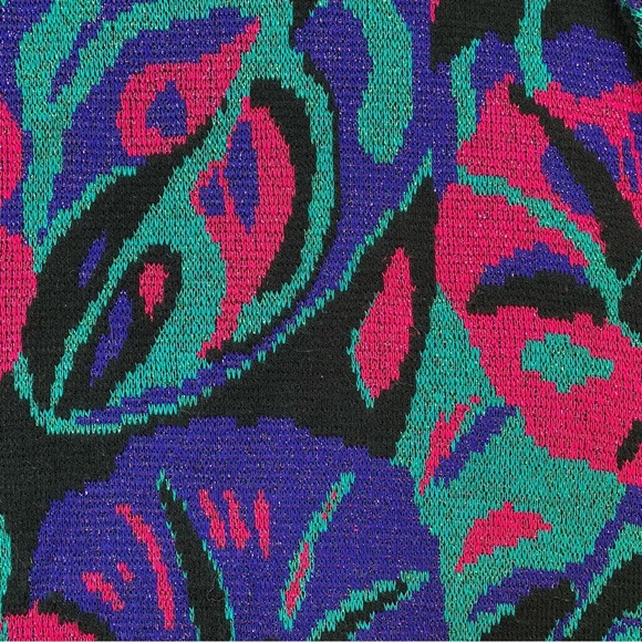 Vintage 1990s Distinctly Different Floral Sweater - Picture 7 of 7